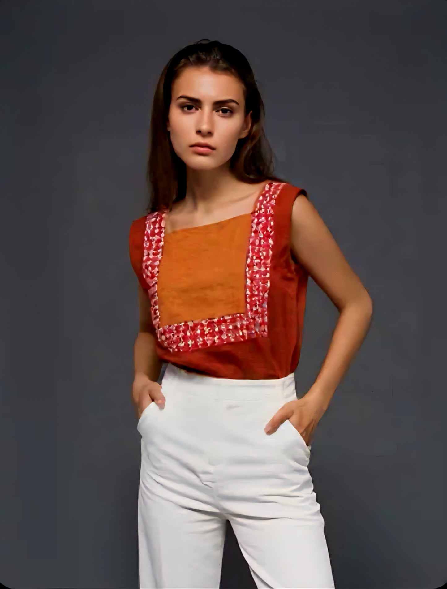 Kemeja Tanpa Lengan Dessy